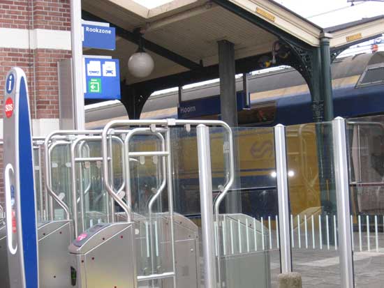 23: NS-station Hoorn.