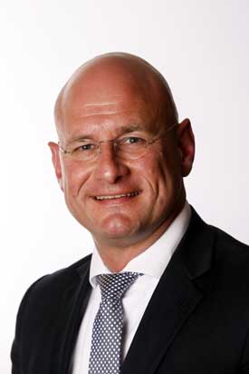 18: Burgemeester Jan Nieuwenburg.