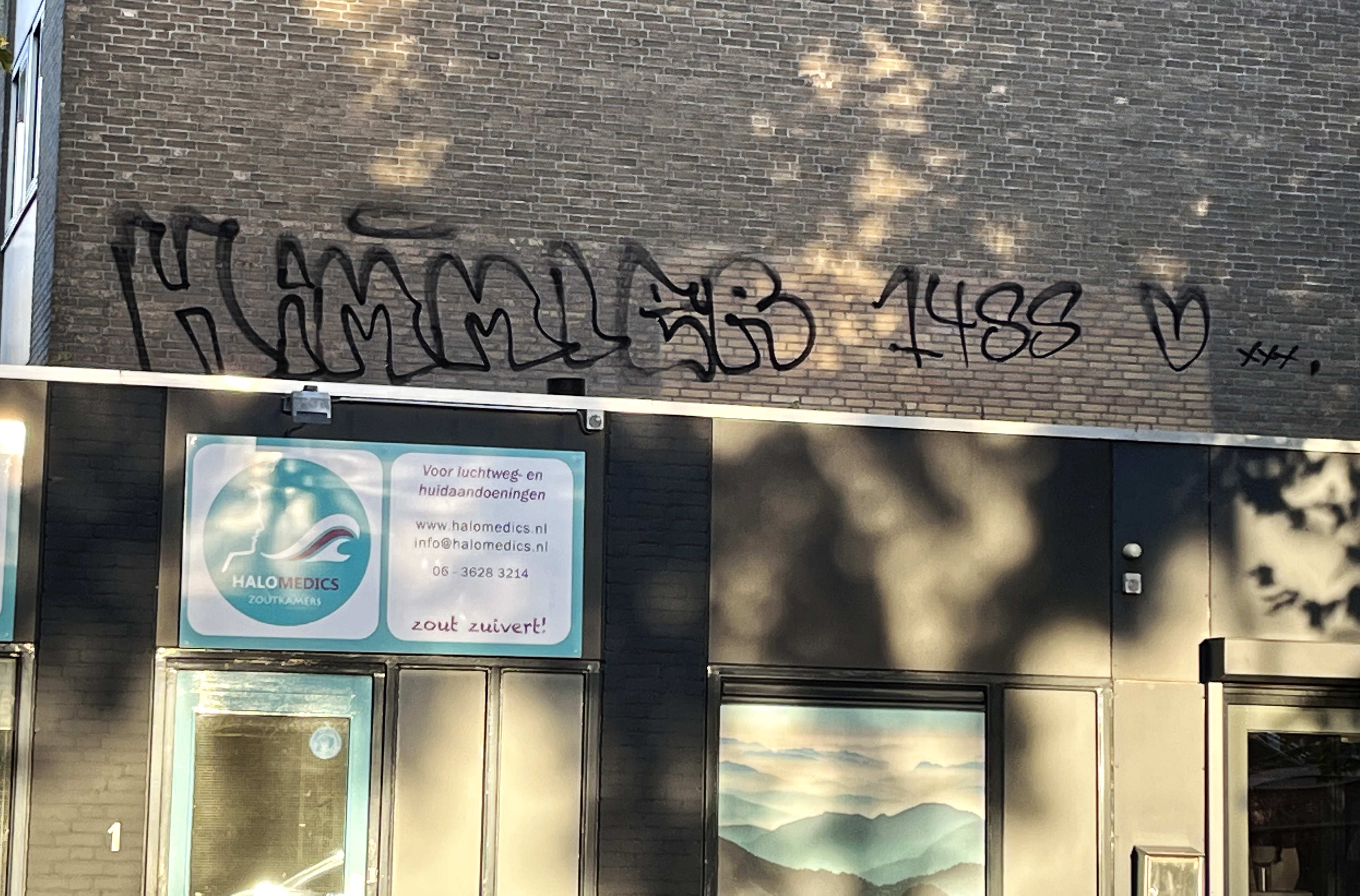 9: Aanstootgevende graffiti Rotiusstraat